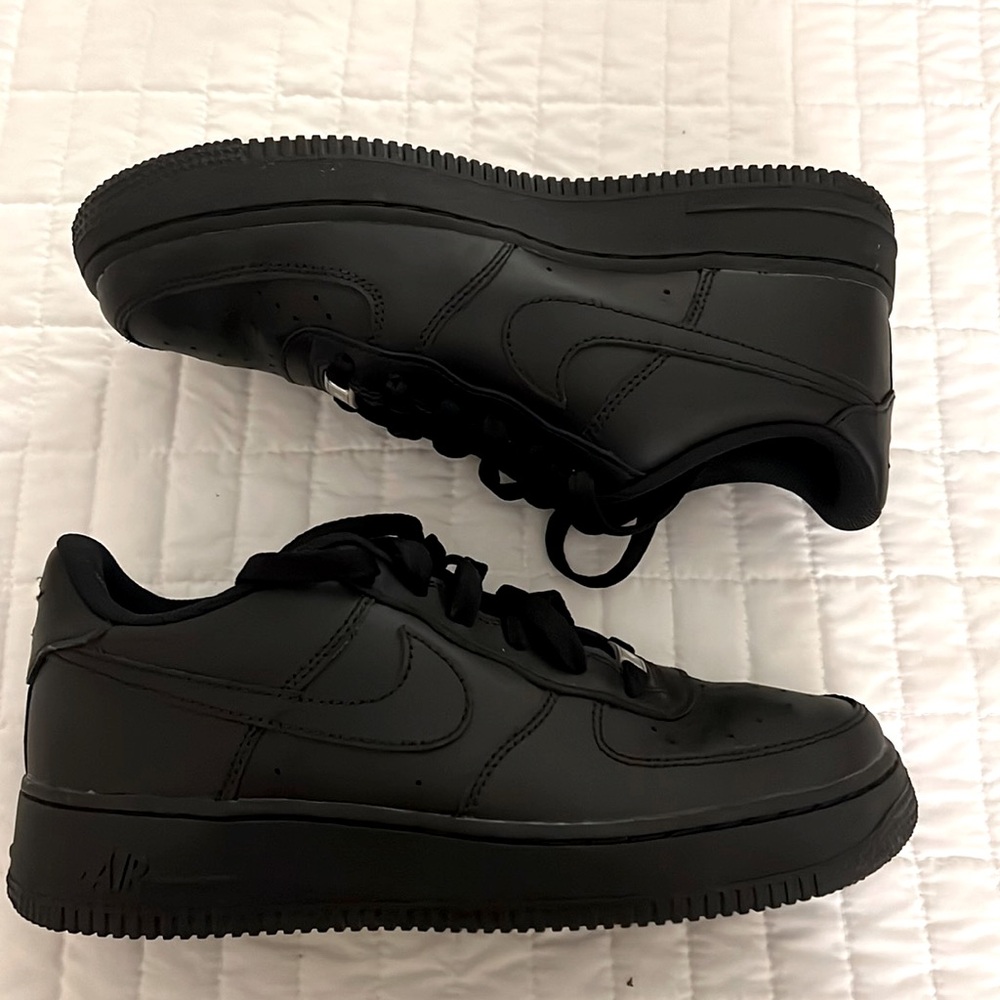 Black Air Force 1’s